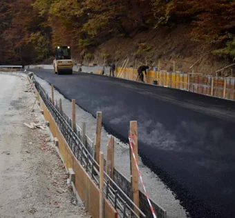 Ολοκληρώθηκε η αποκατάσταση του οδικού δικτύου στο 11ο χλμ της Εθνικής Οδού Φλώρινας - Πρέσπας