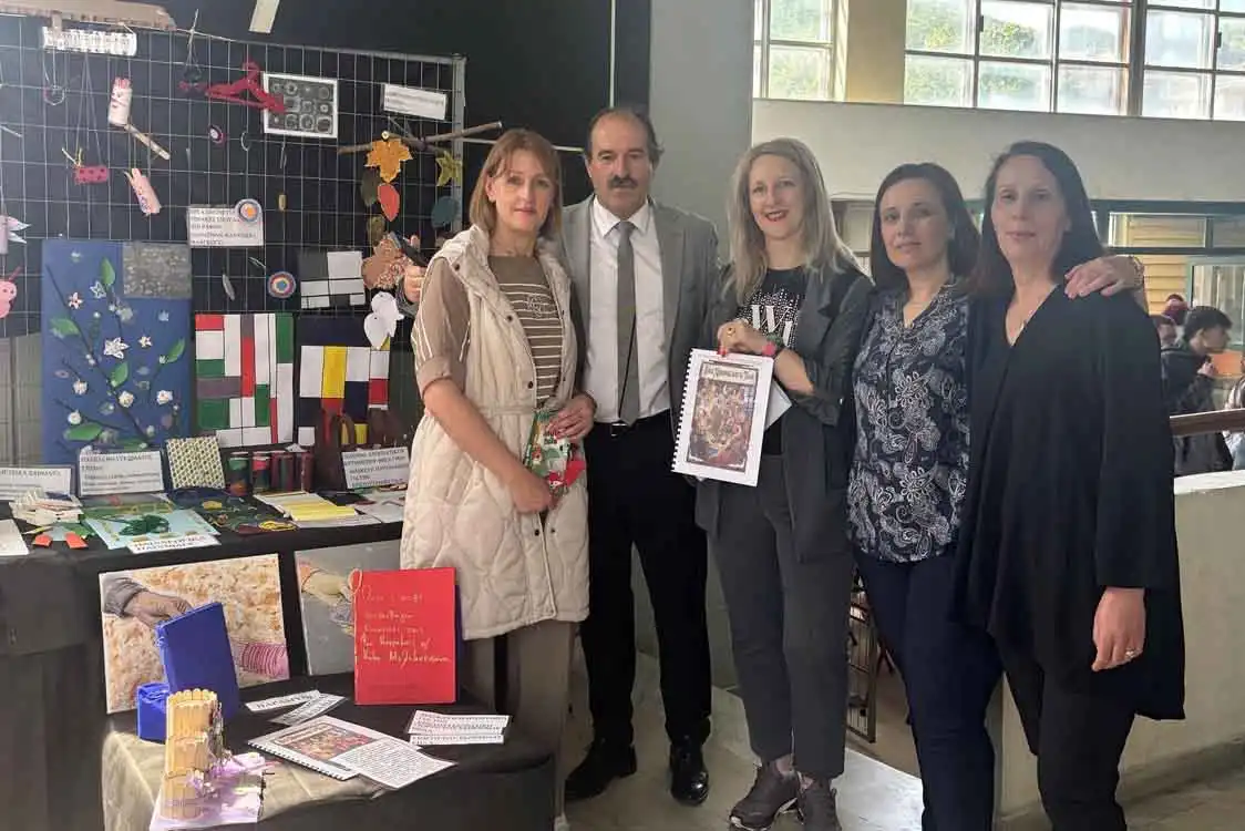 Ξενάγηση του Αντιπεριφερειάρχη Φλώρινας στην Έκθεση του 1ου Εργαστηριακού Κέντρου Φλώρινας