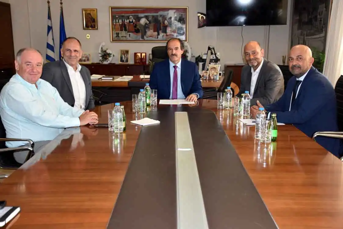 Συνάντηση του Αντιπεριφερειάρχη Π.Ε. Φλώρινας Αθανάσιου Τάσκα με τον Υπουργό Εξωτερικών Γιώργο Γεραπετρίτη και τον Υφυπουργό Πολιτισμού Ιάσωνα Φωτήλα στο Διοικητήριο της Π.Ε. Φλώρινας