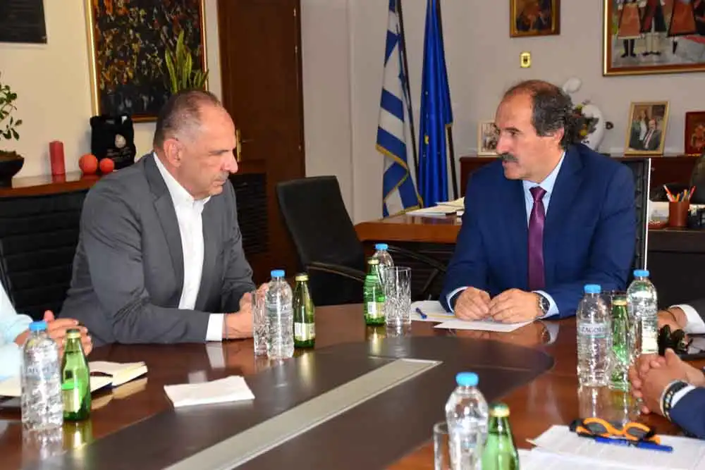 Συνάντηση του Αντιπεριφερειάρχη Π.Ε. Φλώρινας Αθανάσιου Τάσκα με τον Υπουργό Εξωτερικών Γιώργο Γεραπετρίτη και τον Υφυπουργό Πολιτισμού Ιάσωνα Φωτήλα στο Διοικητήριο της Π.Ε. Φλώρινας